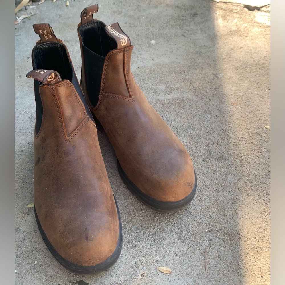 Blundstones Size 9 (mens)